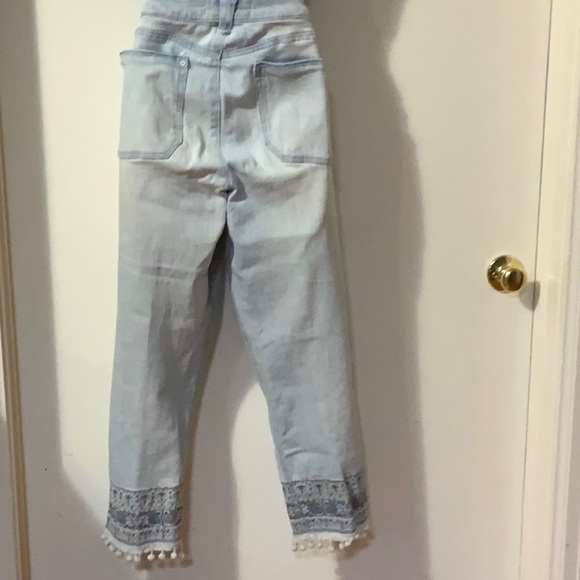 Democracy, size 8 stretch jeans. - Picture 2 of 7